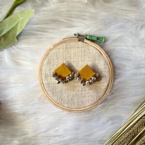 MELLOW YELLOW STUDS