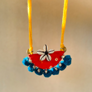 VIBRANT BANDHANI COWRIE NECKLACE