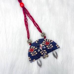 DESI BLOOM NECKLACE